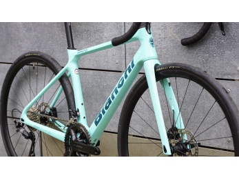 Bianchi Infinito 105 12s Velomann alloy - Celeste glossy/black decals 2026